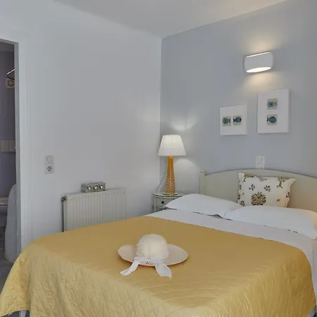 Yades House Paros Apartmán *