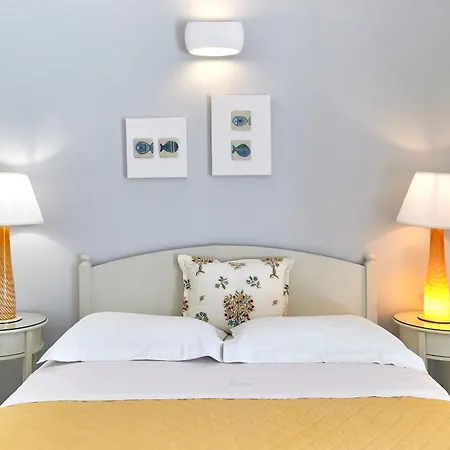 Yades House Paros Nausa